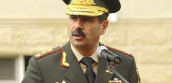 Müdafiə naziri şimal bölgəsində hərbi hissələrə baş çəkir