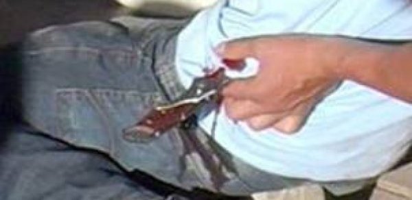 Gəncə sakini atasını və ögey qardaşını bıçaqlayıb