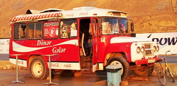 Bakıdakı bu restoran hərəkət edir - FOTO