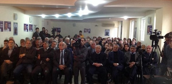 Milli Şuranın sessiyasında dava düşdü
