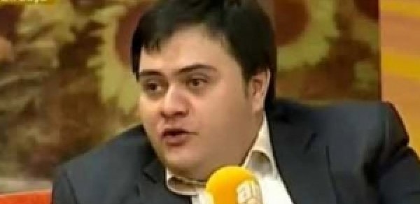 Elçin Əlibəylini dələduzluqda ittiham edən həkimdən -  AÇIQLAMA 