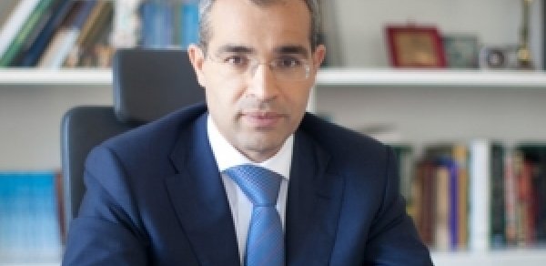 Nazir institut direktorunu işdən çıxartdı