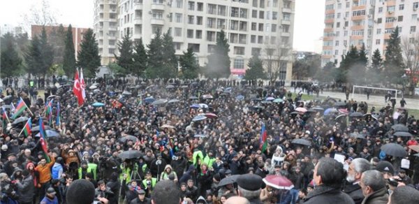 Bugünkü mitinqlə bağlı rəsmi açıqlama- 700 nəfər iştirak edib