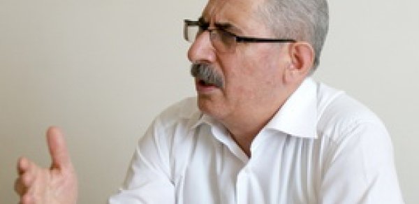 Prezident Bəxtiyar Sadıqova mənzil bağışladı