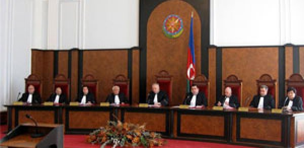 Azərbaycan Konstitusiya Məhkəməsi sədrinin və Ombudsmanın aylıq vəzifə maaşları artırılır