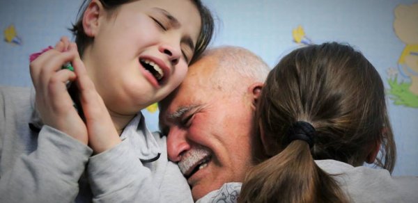 ‘Müxalifət oğlumun ölümünü siyasi şouya çevirmək istəyir’ -  Vəfat edən qazinin atası 