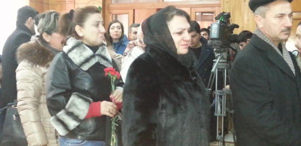 Vüqar Həşimov son mənzilə yola salındı - FOTOLAR