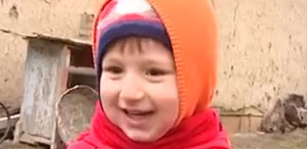 3 yaşlı balaca törətdiyi yanğından danışdı - VİDEO 