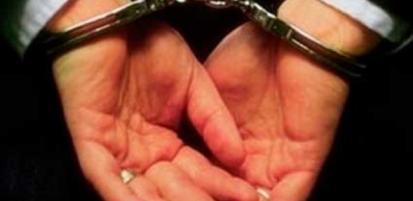 Dubaya fahişə aparan qadın tutuldu