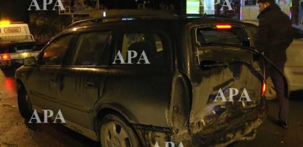 Bakıda üç avtomobilin toqquşması ilə nəticələnən qəza baş verib -  FOTOLAR 