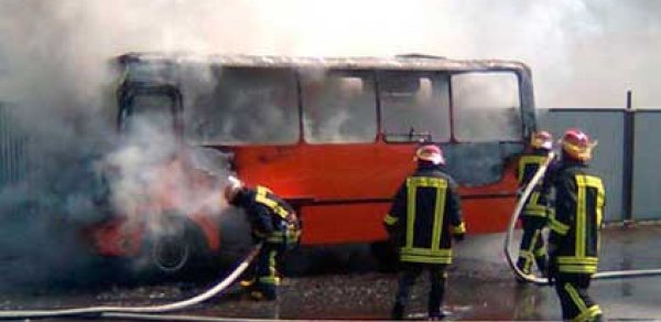 Bakı-Sumqayıt yolunda sərnişin avtobusu yandı