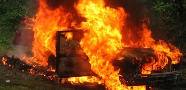 Bakıda sürücü maşında diri-diri yandı