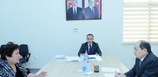Ədliyyə naziri Naftalanda vətəndaşları qəbul edib