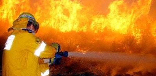 Bakıda dəmir sexində yanğın başlayıb