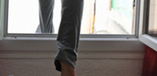 ‘Niyə taylarım 300 min manatlıq Gelandewagen, Jeep sürür, mən isə yox?’ –  Bakıda 24 yaşlı gəncin intiharının səbəbi 