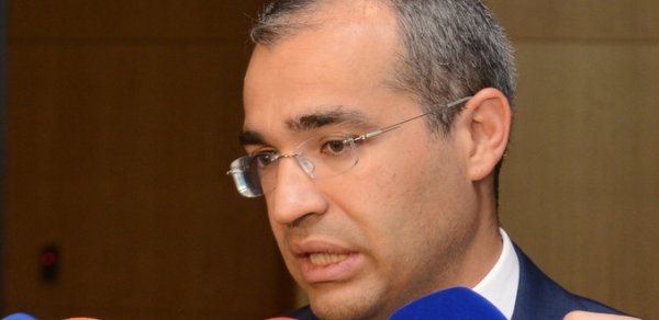 Mikayıl Cabbarov kollec direktorunu işdən qovdu