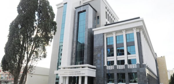 Azərbaycanda 7 il dövləti aldadan qadına cinayət işi açıldı