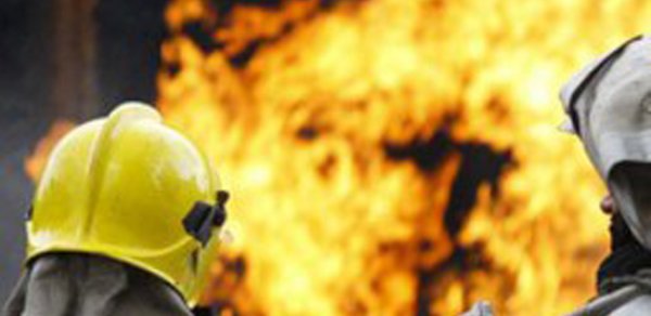 Bakı Yükdaşıma Nəqliyyatı İdarəsinin ərazisindəki sex yanır