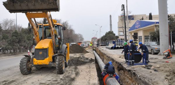 Bakıda magistral su xəttində qəza baş verib