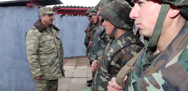 Müdafiə naziri zirehli texnikaların döyüşə hazırlığını yoxladı -  FOTO