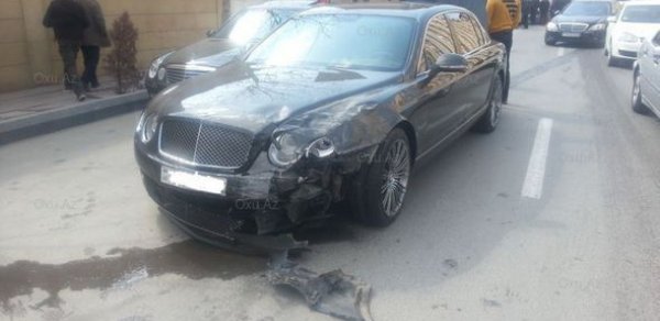 Bakıda 250 min dollarlıq Bentley qəzaya düşdü - FOTOLAR 