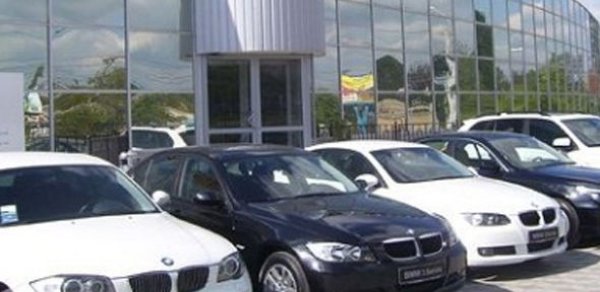 Babək prospektindəki avtosalonlar sökülür