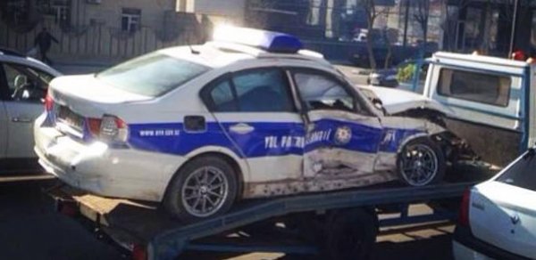 Bakıda piyada az qala yol polisinin ölümünə səbəb olurdu -  VİDEO 