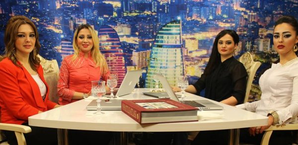 Adnan Oktarın televiziyasındakı azərbaycanlı qızlar - FOTOLAR + VİDEO