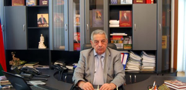 İşdən çıxarılan icra başçısı danışdı