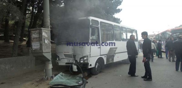 Bakıda sərnişin avtobusları toqquşdu: - Yaralananlar var-FOTOLAR
