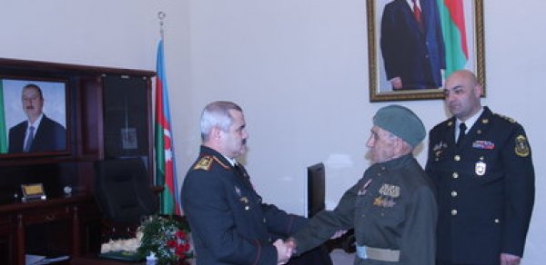Böyük Vətən müharibəsinin 93 yaşlı veteranı təltif olundu