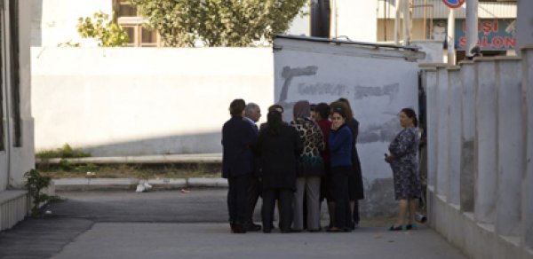 Bakıda müəllimlər etiraz aksiyası keçirir