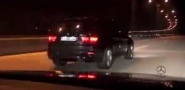 Deputatın digər oğlunun da ‘avtoşluq’ videosu yayıldı -  VİDEO