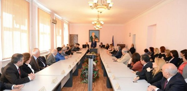 Nazir yeni rektoru təqdim etdi - FOTO