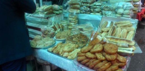 Bazarda mənşəyi məlum olmayan məhsulların satıldığı müəyyən edildi - FOTO