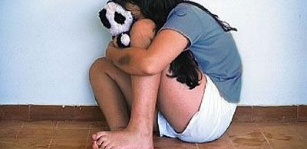 7 yaşlı qızını zorlayan ögey ata intihar etdi -  Azərbaycanda 