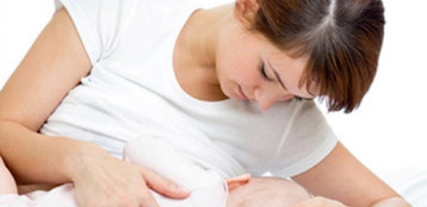Azərbaycanda 23 yaşlı ana 20 günlük körpəsinə süd verərkən öldü