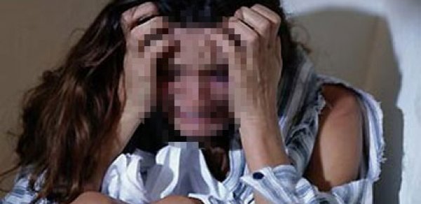"Evimizin işığını iki dəfə söndürüb-yandıranda bil ki, atam artıq yatıb” - 13 yaşlı qızın oğlana yazdığı mesaj