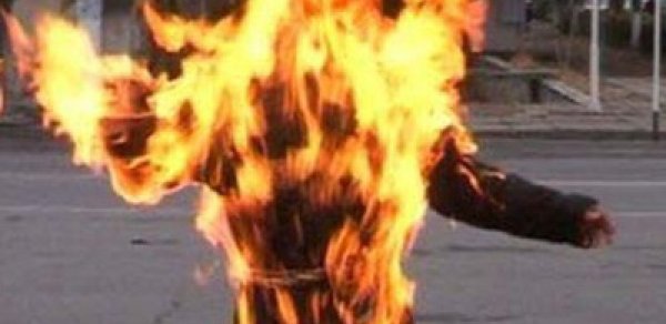 Azərbaycanda tükürpədici hadisə: - Bacı qardaşını diri-diri yandırdı