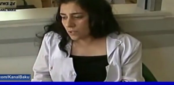Səhiyyə Nazirliyinin əməkdaşı iş başında döyüldü - VİDEO