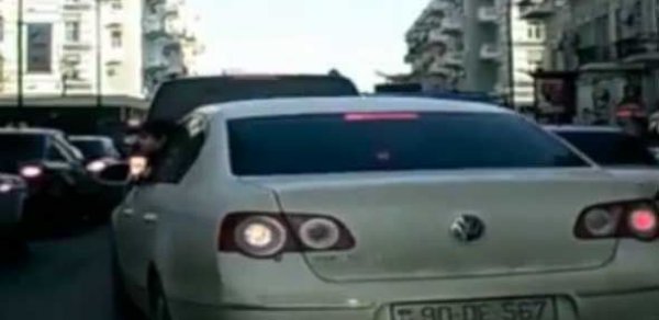 Paytaxtda uşaqlarını ölümə aparan valideynlər - VIDEO