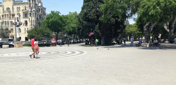 Bakı polisi məzunları Bulvara buraxmadı - FOTOLAR