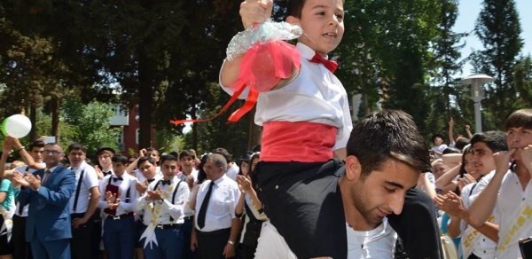 Şagirdlərin "Son zəng" sevinci -  FOTOLAR 