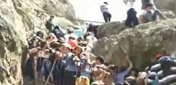 Azərbaycanda pirdə baş verən daha bir biabırçılığın -  VİDEOSU 