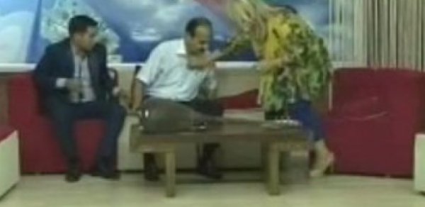 Azərbaycanlı telejurnalist canlı efirdə dünyasını dəyişdi -  VİDEO - FOTO