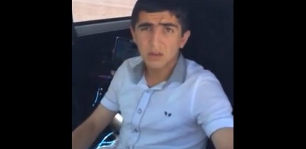 Azərbaycanda azyaşlı oğlan avtomobilləri belə tələyə salır -  VİDEO 