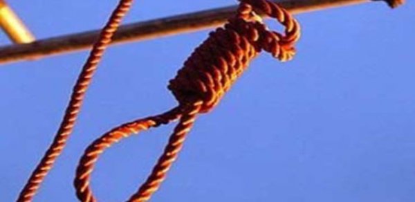 Gəncədə 15 yaşlı qız özünü asdı