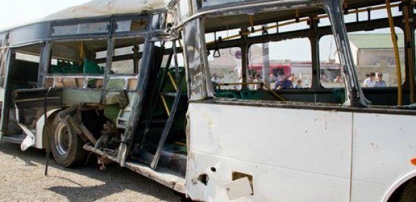 Bakıda avtobuslar toqquşdu –  yaralılar var