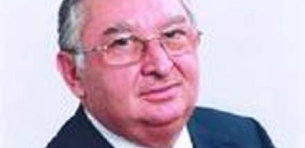 ‘Əhməd Vəliyevin mənə 10 ildir 1000 manata yaxın borcu var’
