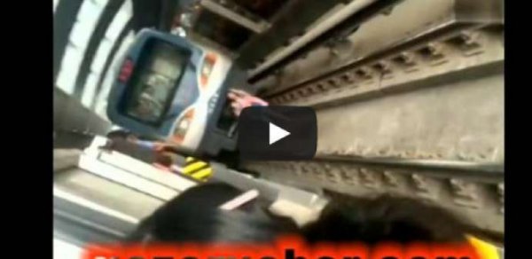Hamilə qadın metroda qatarın altında qaldı -  VİDEO 